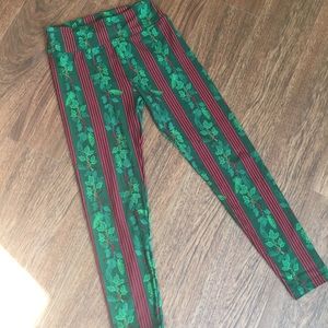 Holiday LuLaRoe leggings!!! 🎄